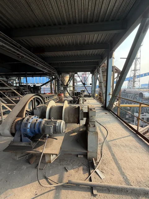 Drive and gearbox equipment installed on a plant platform